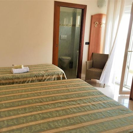 ריצ'יונה Hotel Villa Linda - Family Hotel - Nuova Costruzione Antisismica מראה חיצוני תמונה