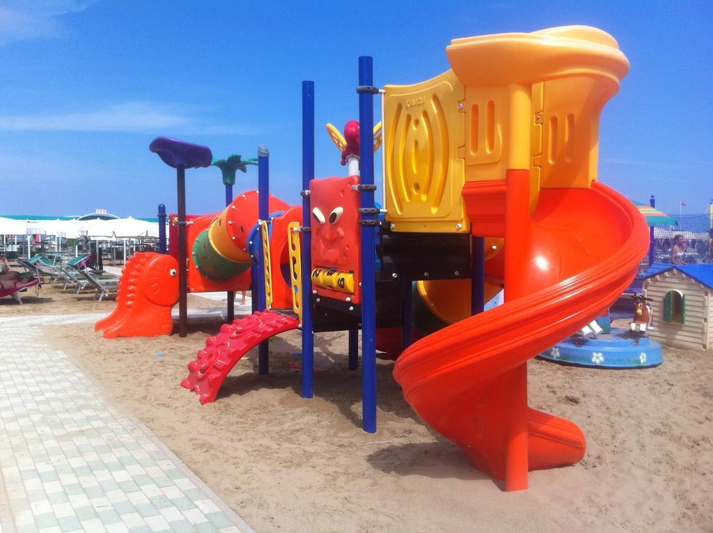 ריצ'יונה Hotel Villa Linda - Family Hotel - Nuova Costruzione Antisismica מראה חיצוני תמונה