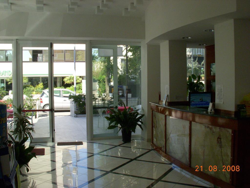 ריצ'יונה Hotel Villa Linda - Family Hotel - Nuova Costruzione Antisismica מראה חיצוני תמונה