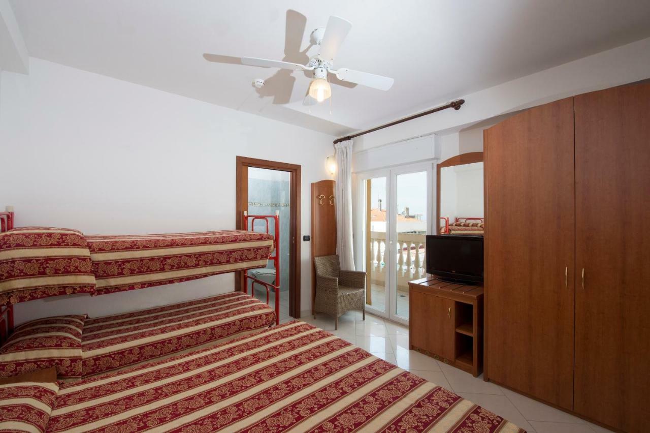 ריצ'יונה Hotel Villa Linda - Family Hotel - Nuova Costruzione Antisismica מראה חיצוני תמונה