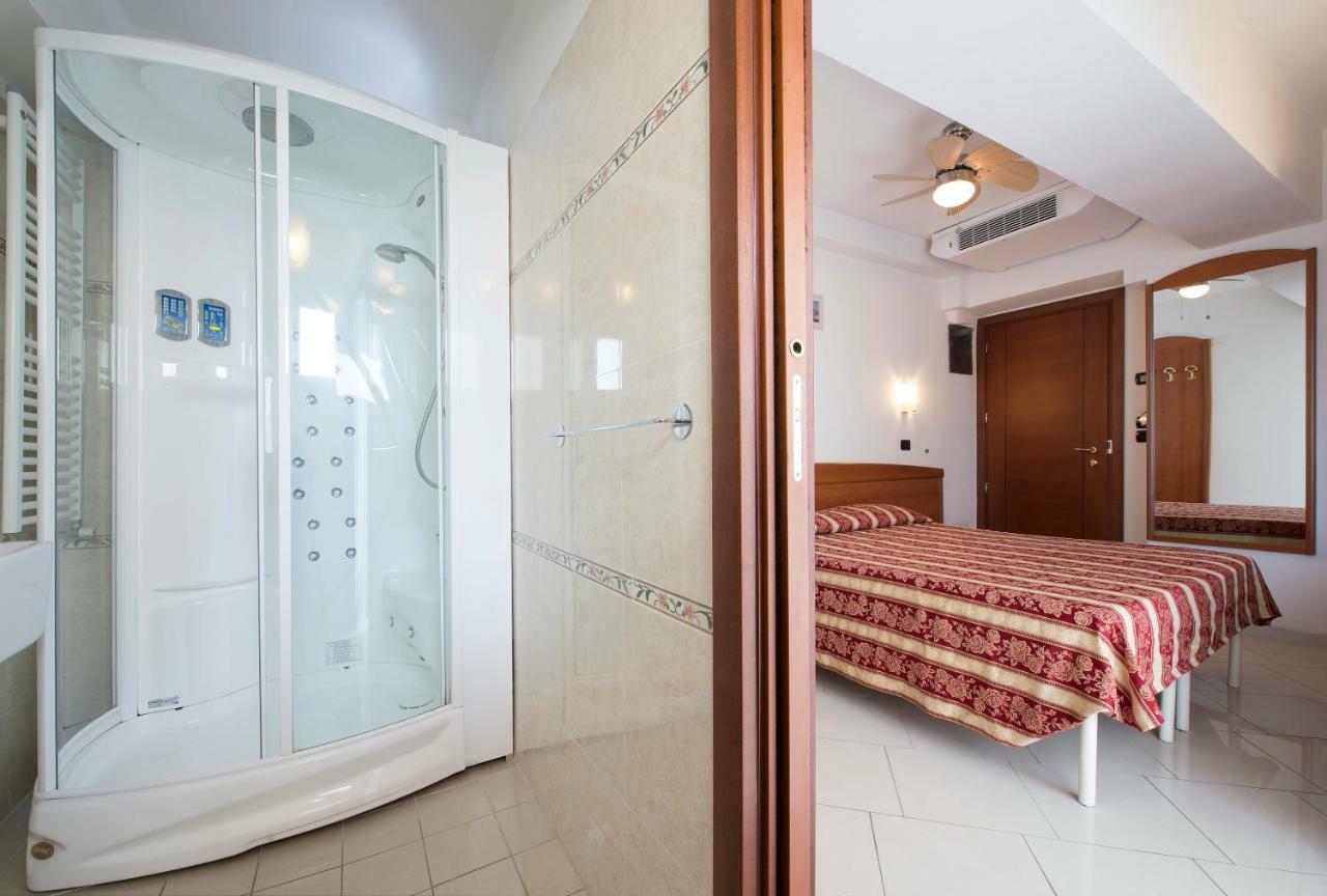 ריצ'יונה Hotel Villa Linda - Family Hotel - Nuova Costruzione Antisismica מראה חיצוני תמונה