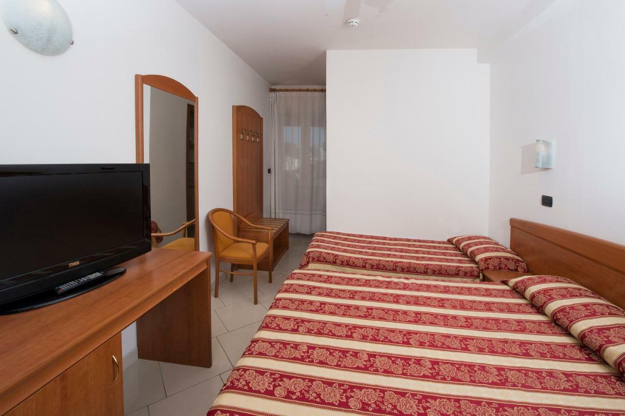 ריצ'יונה Hotel Villa Linda - Family Hotel - Nuova Costruzione Antisismica מראה חיצוני תמונה